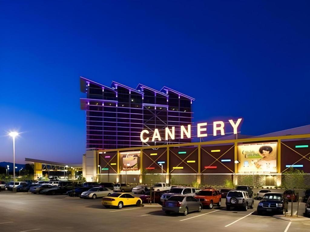 Eastside Cannery Casino Hotel Las Vegas Exterior photo